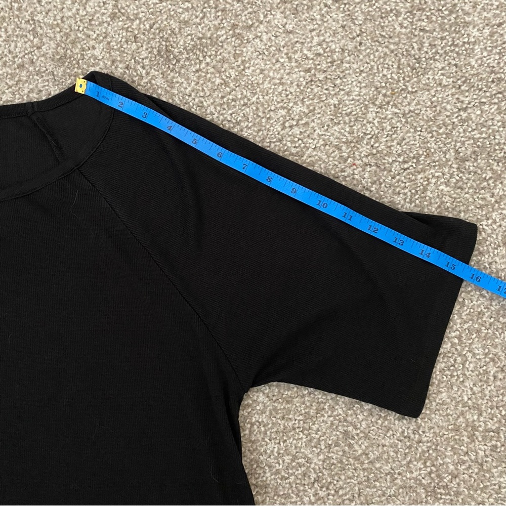 CHASER Black Ribbed Knit Short Sleeved Scoop Neck Tee - Picture 5 of 6